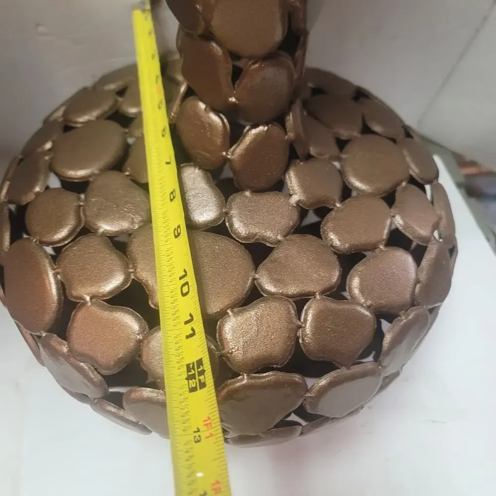 1970s Brutalist Contemporary Modern Large Scale Metal Sculptural Vase - Picture 4 of 7